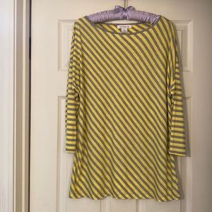 Liz Claiborne yellow and gray striped tunic With lots of stretch NWOT